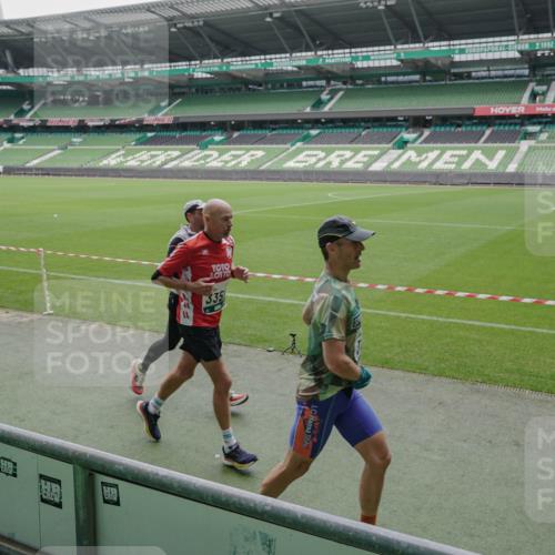 05.10.2025 - 20. swb-Marathon Bremen Michael Burmester http://msf.ph/oto/9276408 05.10.2025 12:54:31 Laufen im Stadion 53, 82, 104, 132, 250, 289, 417, 458, 504, 507, 524, 756, 950, 1165, 1308, 1460, 1474, 1483, 1489, 1517, 1543, 1608, 1690, 1721, 1729, 1736, 1873, 1896, 1897, 1976, 2024, 2180, 2265, 2274, 2573, 2767, 2841, 3069, 3193, 3212, 3224, 3359, 3436, 3531, 3703, 3848, 3913, 4257, 4595, 4611, 4837, 4949, 4958, 5022, 5024, 5206, 5452, 5576, 5666, 5869, 5978, 6244, 6348, 6359, 6583, 6683, 6853, 7232, 7279, 7494, 7508, 7814, 7928, 7986, 8511, 8611, 8642, 8653, 8737, 89, 368, 458, 1489 meine-sportfotos.de