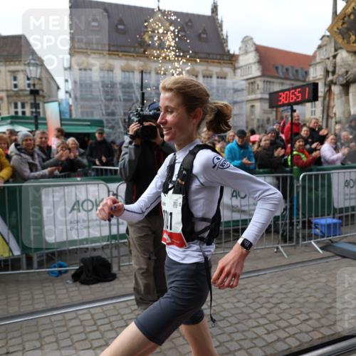 05.10.2025 - 20. swb-Marathon Bremen Yannick Fuchs http://msf.ph/oto/9276410 05.10.2025 12:37:40 Ziel 1101 meine-sportfotos.de