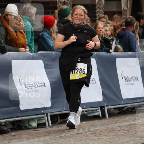 05.10.2025 - 20. swb-Marathon Bremen Strokosch-Dieckow http://msf.ph/oto/9276419 05.10.2025 11:12:35 Ziel 9736, 10190, 11285 meine-sportfotos.de