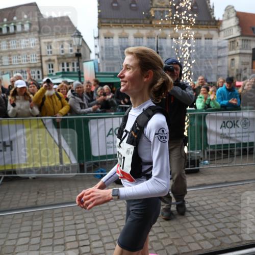 05.10.2025 - 20. swb-Marathon Bremen Yannick Fuchs http://msf.ph/oto/9276440 05.10.2025 12:37:41 Ziel 1101 meine-sportfotos.de