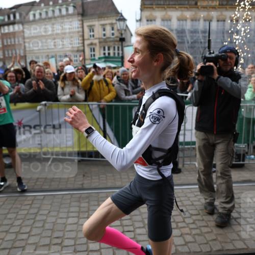 05.10.2025 - 20. swb-Marathon Bremen Yannick Fuchs http://msf.ph/oto/9276462 05.10.2025 12:37:41 Ziel 1101 meine-sportfotos.de