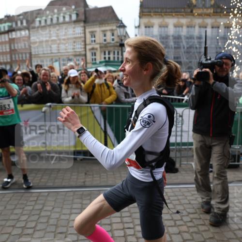 05.10.2025 - 20. swb-Marathon Bremen Yannick Fuchs http://msf.ph/oto/9276470 05.10.2025 12:37:41 Ziel 1101 meine-sportfotos.de