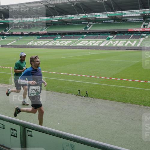 05.10.2025 - 20. swb-Marathon Bremen Michael Burmester http://msf.ph/oto/9276487 05.10.2025 12:54:37 Laufen im Stadion 53, 82, 104, 124, 132, 169, 289, 319, 417, 504, 507, 524, 756, 944, 950, 1165, 1308, 1474, 1483, 1517, 1543, 1690, 1721, 1729, 1873, 1896, 1897, 1945, 1976, 2024, 2180, 2265, 2274, 2573, 2767, 2841, 3069, 3193, 3212, 3224, 3359, 3436, 3531, 3703, 3848, 3913, 4257, 4595, 4672, 4816, 4837, 4949, 4958, 5022, 5206, 5452, 5666, 5869, 5978, 6244, 6583, 6683, 6853, 7052, 7232, 7279, 7494, 7508, 7814, 7928, 7986, 8642, 8653, 8737, 89, 250, 368, 458, 1460, 1489 meine-sportfotos.de