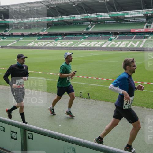 05.10.2025 - 20. swb-Marathon Bremen Michael Burmester http://msf.ph/oto/9276495 05.10.2025 12:54:37 Laufen im Stadion 53, 82, 104, 124, 132, 169, 289, 319, 417, 504, 507, 524, 756, 944, 950, 1165, 1308, 1474, 1483, 1517, 1543, 1690, 1721, 1729, 1873, 1896, 1897, 1945, 1976, 2024, 2180, 2265, 2274, 2573, 2767, 2841, 3069, 3193, 3212, 3224, 3359, 3436, 3531, 3703, 3848, 3913, 4257, 4595, 4672, 4816, 4837, 4949, 4958, 5022, 5206, 5452, 5666, 5869, 5978, 6244, 6583, 6683, 6853, 7052, 7232, 7279, 7494, 7508, 7814, 7928, 7986, 8642, 8653, 8737, 89, 250, 368, 458, 1460, 1489 meine-sportfotos.de