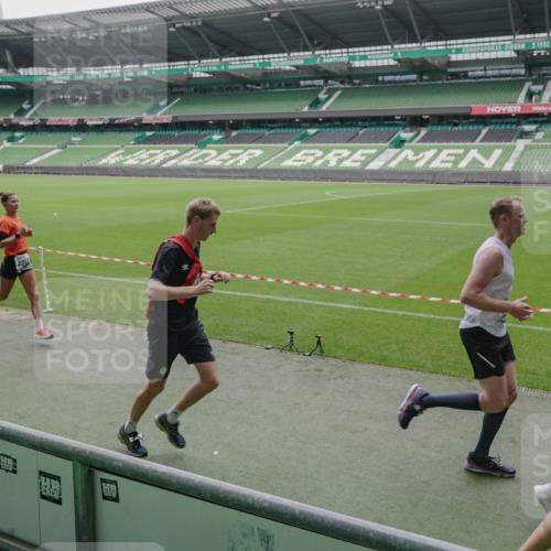 05.10.2025 - 20. swb-Marathon Bremen Michael Burmester http://msf.ph/oto/9276516 05.10.2025 12:54:41 Laufen im Stadion 53, 82, 104, 124, 132, 169, 289, 319, 417, 504, 524, 756, 944, 1165, 1308, 1474, 1483, 1517, 1543, 1721, 1729, 1873, 1896, 1897, 1945, 1976, 2024, 2180, 2265, 2274, 2431, 2573, 2767, 2841, 3069, 3193, 3212, 3224, 3359, 3436, 3531, 3703, 3848, 4257, 4595, 4672, 4816, 4837, 4949, 4958, 5022, 5206, 5452, 5666, 5869, 5978, 6184, 6583, 6683, 6853, 7052, 7232, 7279, 7494, 7508, 7814, 7928, 7986, 8642, 8653, 8737, 89, 250, 368, 458, 507, 950, 1460, 1489 meine-sportfotos.de
