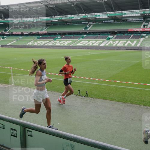 05.10.2025 - 20. swb-Marathon Bremen Michael Burmester http://msf.ph/oto/9276527 05.10.2025 12:54:42 Laufen im Stadion 53, 82, 104, 124, 132, 169, 289, 319, 417, 504, 524, 756, 944, 1165, 1308, 1474, 1483, 1517, 1543, 1721, 1729, 1873, 1896, 1897, 1945, 1976, 2024, 2180, 2265, 2274, 2431, 2494, 2573, 2767, 2841, 3069, 3193, 3212, 3224, 3359, 3436, 3531, 3703, 3848, 4257, 4595, 4672, 4816, 4837, 4919, 4949, 4958, 5022, 5206, 5452, 5666, 5869, 5978, 6184, 6583, 6683, 6853, 7052, 7232, 7279, 7494, 7508, 7814, 7928, 7986, 8642, 8653, 8737, 89, 250, 368, 458, 507, 950, 1460, 1489 meine-sportfotos.de
