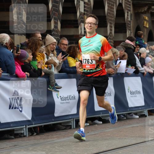 05.10.2025 - 20. swb-Marathon Bremen Strokosch-Dieckow http://msf.ph/oto/9276546 05.10.2025 13:04:31 Ziel 1763, 5656, 7176 meine-sportfotos.de