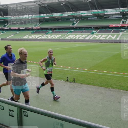 05.10.2025 - 20. swb-Marathon Bremen Michael Burmester http://msf.ph/oto/9276555 05.10.2025 12:54:46 Laufen im Stadion 53, 82, 104, 124, 132, 169, 289, 319, 417, 504, 524, 756, 944, 1308, 1474, 1483, 1517, 1543, 1721, 1896, 1897, 1945, 1976, 2024, 2180, 2265, 2274, 2431, 2494, 2573, 2642, 2767, 2841, 3069, 3193, 3212, 3224, 3359, 3436, 3531, 3703, 3848, 4257, 4595, 4672, 4816, 4837, 4919, 4949, 4958, 5022, 5206, 5452, 5666, 5869, 5978, 6184, 6583, 6683, 6853, 7052, 7232, 7279, 7494, 7508, 7814, 7928, 7986, 8642, 8653, 8737, 89, 250, 368, 458, 507, 950, 1165, 1460, 1489 meine-sportfotos.de
