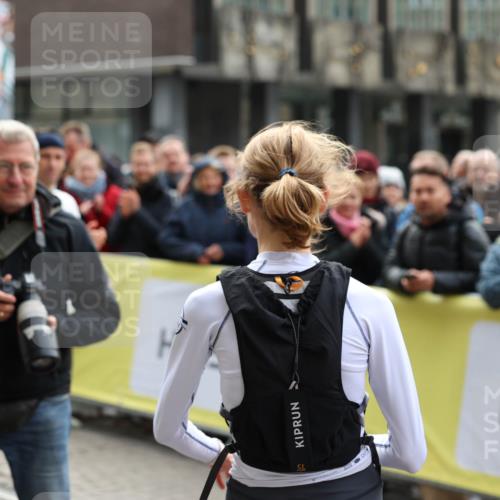 05.10.2025 - 20. swb-Marathon Bremen Yannick Fuchs http://msf.ph/oto/9276560 05.10.2025 12:37:44 Ziel 1101 meine-sportfotos.de