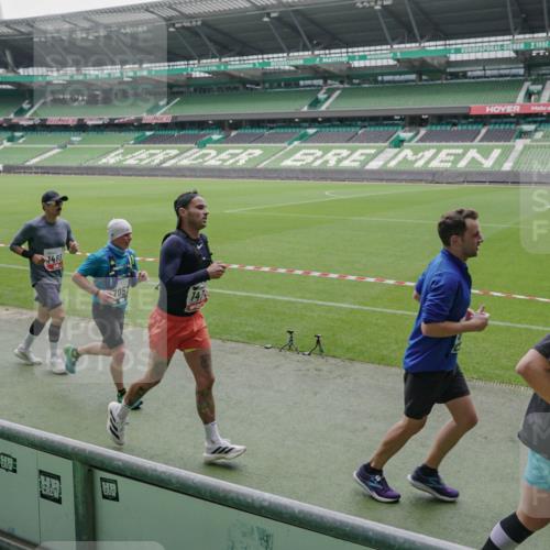 05.10.2025 - 20. swb-Marathon Bremen Michael Burmester http://msf.ph/oto/9276571 05.10.2025 12:54:47 Laufen im Stadion 53, 82, 104, 124, 132, 169, 289, 319, 417, 504, 524, 756, 944, 1308, 1474, 1483, 1517, 1543, 1721, 1896, 1897, 1945, 1976, 2024, 2180, 2265, 2274, 2431, 2494, 2573, 2642, 2767, 2841, 3069, 3193, 3212, 3224, 3359, 3436, 3531, 3703, 3848, 4257, 4595, 4672, 4816, 4837, 4919, 4949, 4958, 5022, 5206, 5452, 5666, 5869, 5978, 6184, 6583, 6683, 6853, 7052, 7232, 7279, 7494, 7508, 7814, 7928, 7986, 8642, 8653, 8737, 89, 250, 368, 458, 507, 950, 1165, 1460, 1489 meine-sportfotos.de