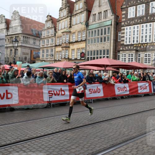 05.10.2025 - 20. swb-Marathon Bremen Yannick Fuchs http://msf.ph/oto/9276614 05.10.2025 12:38:18 Ziel 87 meine-sportfotos.de