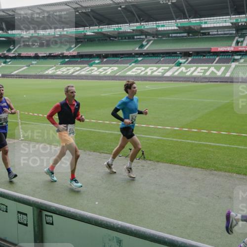 05.10.2025 - 20. swb-Marathon Bremen Michael Burmester http://msf.ph/oto/9276635 05.10.2025 12:54:53 Laufen im Stadion 53, 82, 104, 124, 132, 169, 289, 319, 417, 504, 663, 944, 1308, 1474, 1483, 1543, 1721, 1737, 1896, 1897, 1945, 1976, 2024, 2180, 2265, 2274, 2431, 2494, 2573, 2642, 2767, 2841, 3069, 3193, 3212, 3224, 3359, 3436, 3531, 3703, 3848, 4257, 4595, 4672, 4771, 4816, 4837, 4919, 4949, 4958, 5022, 5034, 5206, 5452, 5666, 5869, 5978, 6184, 6527, 6583, 6649, 6683, 6853, 7052, 7279, 7494, 7508, 7814, 7928, 7986, 8642, 8653, 8737, 250, 507, 524, 756, 950, 1165 meine-sportfotos.de