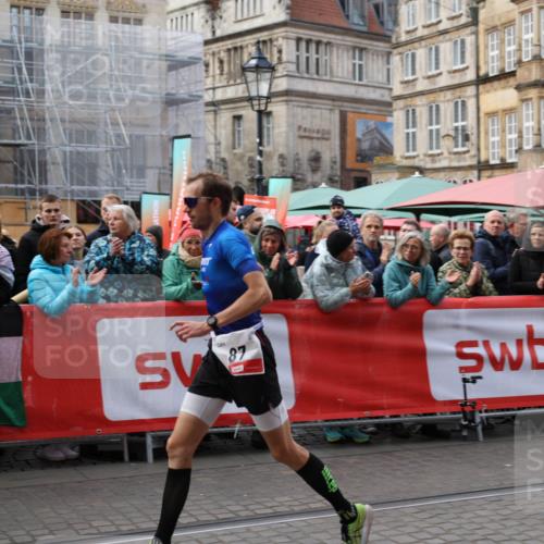 05.10.2025 - 20. swb-Marathon Bremen Yannick Fuchs http://msf.ph/oto/9276642 05.10.2025 12:38:19 Ziel 87 meine-sportfotos.de