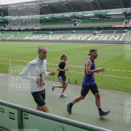 05.10.2025 - 20. swb-Marathon Bremen Michael Burmester http://msf.ph/oto/9276649 05.10.2025 12:54:54 Laufen im Stadion 53, 82, 104, 124, 132, 169, 289, 319, 417, 504, 663, 944, 1308, 1474, 1483, 1543, 1721, 1737, 1896, 1897, 1945, 1976, 2024, 2180, 2265, 2274, 2431, 2494, 2573, 2642, 2767, 2841, 3069, 3193, 3212, 3224, 3359, 3436, 3531, 3703, 3848, 4257, 4595, 4672, 4771, 4816, 4837, 4919, 4949, 4958, 5022, 5034, 5206, 5452, 5666, 5869, 5978, 6184, 6527, 6583, 6649, 6683, 6853, 7052, 7279, 7494, 7814, 7928, 7986, 8642, 8653, 8737, 53, 250, 507, 524, 756, 950, 1165 meine-sportfotos.de