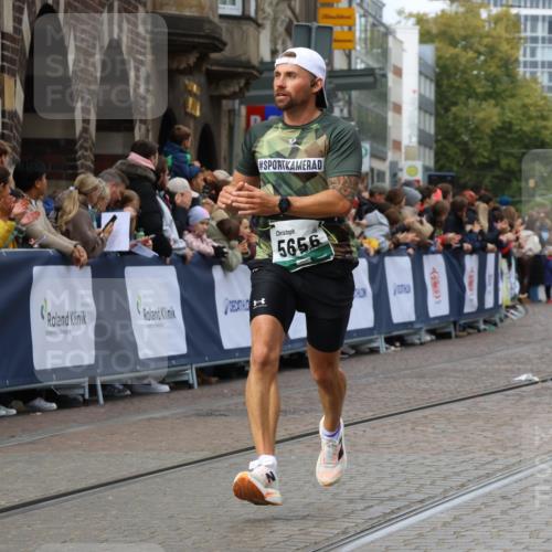 05.10.2025 - 20. swb-Marathon Bremen Strokosch-Dieckow http://msf.ph/oto/9276667 05.10.2025 13:04:33 Ziel 1763, 5656, 7176 meine-sportfotos.de