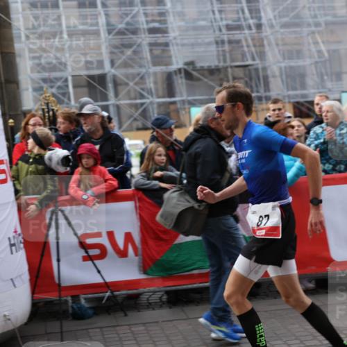 05.10.2025 - 20. swb-Marathon Bremen Yannick Fuchs http://msf.ph/oto/9276670 05.10.2025 12:38:19 Ziel 87 meine-sportfotos.de