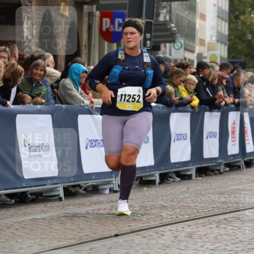 05.10.2025 - 20. swb-Marathon Bremen Strokosch-Dieckow http://msf.ph/oto/9276686 05.10.2025 11:12:51 Ziel 9203, 10186, 11252 meine-sportfotos.de