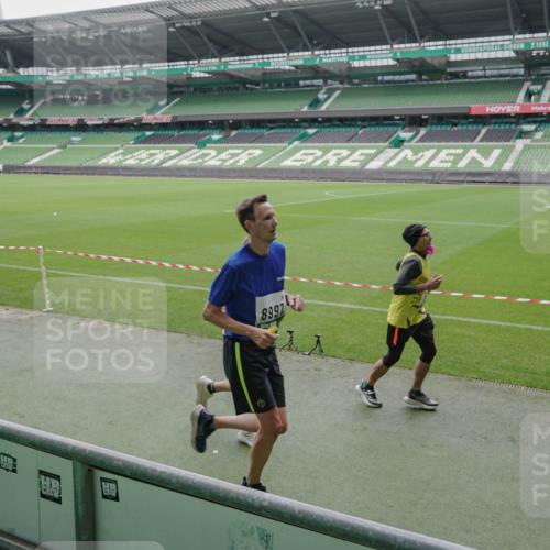 05.10.2025 - 20. swb-Marathon Bremen Michael Burmester http://msf.ph/oto/9276704 05.10.2025 12:55:00 Laufen im Stadion 82, 104, 124, 132, 169, 289, 319, 417, 504, 663, 944, 1308, 1474, 1483, 1543, 1721, 1737, 1896, 1897, 1945, 2022, 2024, 2180, 2265, 2274, 2431, 2494, 2573, 2642, 2767, 3069, 3193, 3224, 3359, 3436, 3489, 3531, 3703, 3848, 4257, 4595, 4672, 4771, 4816, 4823, 4837, 4919, 4949, 4958, 5022, 5034, 5206, 5452, 5666, 5869, 5978, 6184, 6527, 6583, 6649, 6683, 6853, 7052, 7279, 7494, 7814, 7928, 7986, 8642, 8653, 8737, 53, 132, 524, 756, 950, 1165, 1976, 2573, 2841, 3212, 5206 meine-sportfotos.de