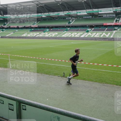 05.10.2025 - 20. swb-Marathon Bremen Michael Burmester http://msf.ph/oto/9276710 05.10.2025 12:55:03 Laufen im Stadion 82, 104, 124, 169, 289, 319, 417, 504, 663, 944, 1308, 1474, 1483, 1543, 1721, 1737, 1896, 1897, 1945, 2022, 2024, 2180, 2265, 2274, 2431, 2494, 2642, 2716, 2767, 3069, 3193, 3224, 3359, 3436, 3489, 3531, 3703, 3838, 3848, 4257, 4595, 4672, 4771, 4816, 4823, 4837, 4919, 4949, 4958, 5034, 5177, 5452, 5554, 5666, 5869, 5907, 6184, 6527, 6583, 6649, 6683, 6853, 7052, 7279, 7494, 7814, 7928, 7986, 8642, 8653, 8737, 53, 132, 524, 756, 1165, 1976, 2573, 2841, 3212, 5022, 5206, 5978 meine-sportfotos.de