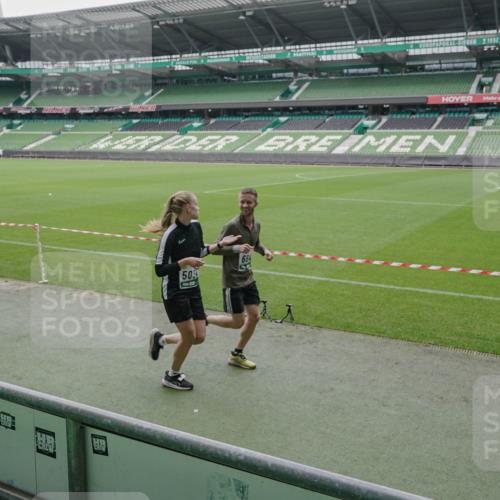05.10.2025 - 20. swb-Marathon Bremen Michael Burmester http://msf.ph/oto/9276721 05.10.2025 12:55:04 Laufen im Stadion 82, 104, 124, 169, 289, 319, 417, 504, 663, 944, 1308, 1474, 1483, 1543, 1721, 1737, 1896, 1897, 1945, 2022, 2024, 2180, 2265, 2274, 2431, 2494, 2642, 2716, 2767, 3069, 3193, 3224, 3359, 3436, 3489, 3531, 3703, 3838, 3848, 4257, 4595, 4672, 4771, 4816, 4823, 4837, 4919, 4949, 4958, 5034, 5177, 5452, 5554, 5666, 5869, 5907, 6184, 6527, 6649, 6683, 6853, 7052, 7494, 7814, 7928, 7986, 8642, 8653, 8737, 53, 132, 289, 524, 756, 1976, 2573, 2841, 3212, 5022, 5206, 5978 meine-sportfotos.de
