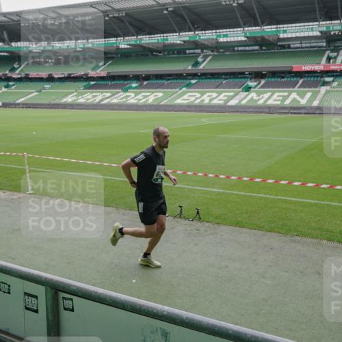 05.10.2025 - 20. swb-Marathon Bremen Michael Burmester http://msf.ph/oto/9276737 05.10.2025 12:55:05 Laufen im Stadion 82, 104, 124, 169, 319, 417, 504, 663, 944, 1308, 1474, 1483, 1543, 1721, 1737, 1896, 1897, 1945, 2022, 2024, 2180, 2265, 2274, 2431, 2494, 2642, 2716, 2767, 3069, 3193, 3224, 3359, 3436, 3489, 3531, 3703, 3838, 3848, 4257, 4595, 4672, 4771, 4816, 4823, 4837, 4919, 4949, 4958, 5034, 5177, 5452, 5554, 5666, 5869, 5907, 6184, 6527, 6649, 6683, 6853, 7052, 7494, 7814, 7928, 7986, 8642, 8653, 8737, 53, 132, 289, 504, 524, 756, 1896, 1976, 2573, 2841, 3212, 5022, 5206, 5978 meine-sportfotos.de