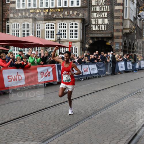 05.10.2025 - 20. swb-Marathon Bremen Yannick Fuchs http://msf.ph/oto/9276748 05.10.2025 12:38:41 Ziel 7 meine-sportfotos.de