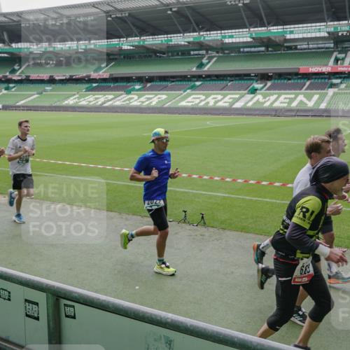 05.10.2025 - 20. swb-Marathon Bremen Michael Burmester http://msf.ph/oto/9276792 05.10.2025 12:55:14 Laufen im Stadion 82, 104, 124, 169, 319, 417, 663, 760, 944, 1308, 1326, 1474, 1483, 1531, 1721, 1737, 1897, 1910, 1945, 2022, 2024, 2180, 2265, 2274, 2431, 2494, 2605, 2642, 2716, 2767, 3069, 3224, 3359, 3489, 3531, 3838, 3848, 3944, 4212, 4257, 4672, 4771, 4816, 4823, 4837, 4919, 4958, 5034, 5093, 5152, 5177, 5452, 5554, 5833, 5869, 5907, 6106, 6184, 6276, 6527, 6649, 7052, 7814, 7928, 7986, 8642, 8653, 53, 132, 289, 504, 1896, 1976, 2573, 2841, 3212, 5022, 5206, 5978 meine-sportfotos.de