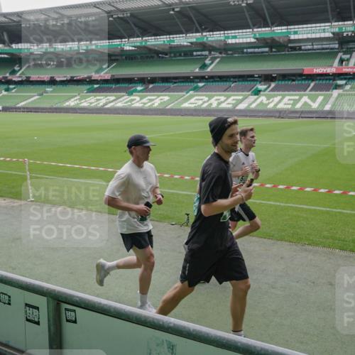 05.10.2025 - 20. swb-Marathon Bremen Michael Burmester http://msf.ph/oto/9276811 05.10.2025 12:55:15 Laufen im Stadion 82, 104, 124, 169, 319, 417, 663, 760, 944, 1308, 1326, 1474, 1483, 1531, 1721, 1737, 1897, 1910, 1945, 2022, 2024, 2180, 2265, 2274, 2431, 2494, 2605, 2642, 2716, 2767, 2884, 3069, 3224, 3359, 3489, 3531, 3838, 3848, 3944, 4212, 4257, 4672, 4771, 4816, 4823, 4837, 4853, 4919, 5034, 5093, 5152, 5177, 5452, 5484, 5554, 5833, 5869, 5907, 6106, 6184, 6276, 6527, 6649, 7052, 7814, 7928, 7986, 8642, 8653, 132, 289, 504, 1896, 1976, 2573, 2841, 3212, 5022, 5206, 5978 meine-sportfotos.de