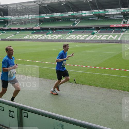 05.10.2025 - 20. swb-Marathon Bremen Michael Burmester http://msf.ph/oto/9276819 05.10.2025 12:55:18 Laufen im Stadion 78, 82, 104, 124, 169, 319, 417, 663, 760, 944, 1326, 1474, 1483, 1531, 1721, 1737, 1910, 1945, 2022, 2162, 2180, 2265, 2431, 2494, 2605, 2642, 2716, 2767, 2884, 3069, 3074, 3489, 3515, 3519, 3531, 3838, 3848, 3944, 4212, 4257, 4672, 4771, 4796, 4816, 4823, 4853, 4919, 5034, 5093, 5152, 5177, 5452, 5484, 5554, 5833, 5869, 5907, 6106, 6184, 6276, 6527, 6649, 7052, 7928, 8642, 132, 289, 504, 1896, 1976, 2573, 2841, 3212, 5022, 5206, 5978 meine-sportfotos.de