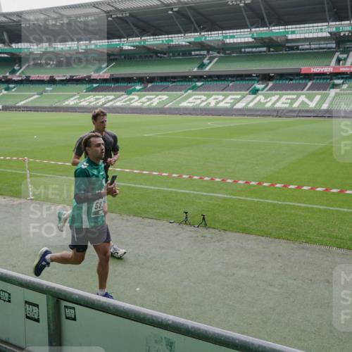 05.10.2025 - 20. swb-Marathon Bremen Michael Burmester http://msf.ph/oto/9276827 05.10.2025 12:55:20 Laufen im Stadion 78, 82, 104, 124, 169, 240, 319, 417, 663, 760, 944, 1326, 1474, 1483, 1490, 1531, 1721, 1737, 1910, 1945, 2022, 2162, 2180, 2265, 2431, 2494, 2605, 2642, 2716, 2767, 2884, 3069, 3074, 3489, 3515, 3519, 3531, 3612, 3838, 3848, 3944, 4079, 4195, 4212, 4257, 4456, 4672, 4771, 4796, 4816, 4823, 4853, 4919, 5034, 5093, 5152, 5177, 5289, 5452, 5484, 5554, 5833, 5869, 5907, 6048, 6106, 6184, 6276, 6527, 6570, 6649, 6937, 7052, 8642, 132, 289, 504, 1896, 2573, 5022, 5206, 5978 meine-sportfotos.de