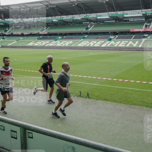 05.10.2025 - 20. swb-Marathon Bremen Michael Burmester http://msf.ph/oto/9276836 05.10.2025 12:55:24 Laufen im Stadion 78, 82, 104, 124, 169, 240, 319, 417, 663, 760, 944, 1326, 1474, 1483, 1490, 1531, 1721, 1737, 1910, 1945, 2022, 2162, 2265, 2431, 2459, 2494, 2605, 2642, 2716, 2884, 3069, 3074, 3489, 3515, 3519, 3531, 3612, 3838, 3848, 3944, 4079, 4116, 4195, 4212, 4257, 4456, 4672, 4771, 4796, 4816, 4823, 4853, 4919, 5034, 5093, 5152, 5177, 5289, 5452, 5484, 5554, 5691, 5833, 5907, 6048, 6106, 6184, 6276, 6527, 6570, 6615, 6649, 6820, 6937, 7052, 8642, 289, 504, 1896 meine-sportfotos.de