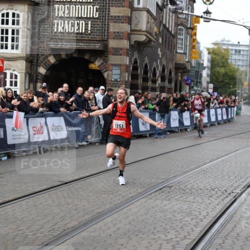 05.10.2025 - 20. swb-Marathon Bremen Yannick Fuchs http://msf.ph/oto/9276848 05.10.2025 12:38:47 Ziel 7, 1351 meine-sportfotos.de