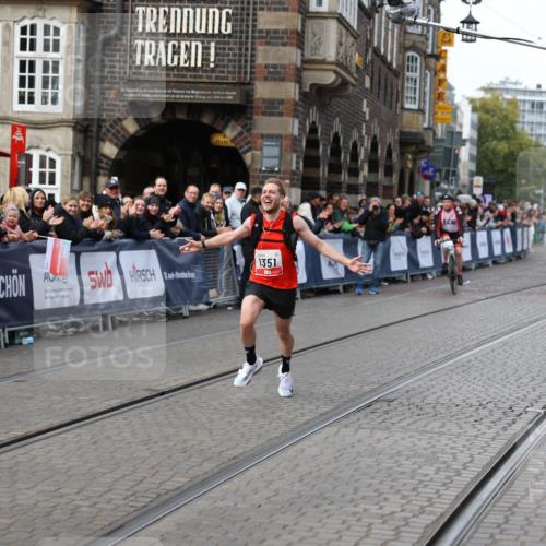 05.10.2025 - 20. swb-Marathon Bremen Yannick Fuchs http://msf.ph/oto/9276857 05.10.2025 12:38:47 Ziel 7, 1351 meine-sportfotos.de