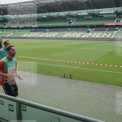 05.10.2025 - 20. swb-Marathon Bremen Michael Burmester http://msf.ph/oto/9276882 05.10.2025 12:55:31 Laufen im Stadion 78, 124, 169, 240, 319, 663, 760, 944, 1261, 1326, 1490, 1531, 1737, 1774, 1825, 1910, 1931, 1945, 2022, 2162, 2431, 2459, 2490, 2494, 2605, 2642, 2716, 2884, 2942, 3074, 3489, 3515, 3519, 3612, 3838, 3944, 4079, 4116, 4149, 4195, 4212, 4456, 4672, 4771, 4796, 4816, 4823, 4853, 4919, 5034, 5093, 5152, 5177, 5289, 5484, 5554, 5615, 5691, 5719, 5833, 5907, 6048, 6106, 6184, 6276, 6515, 6527, 6570, 6615, 6649, 6744, 6820, 6937, 7052, 8060, 82, 104 meine-sportfotos.de