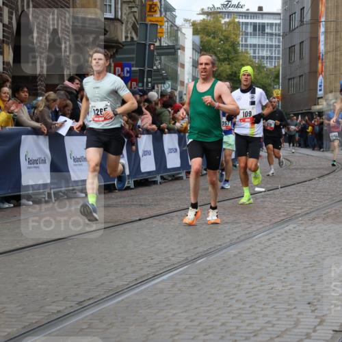 05.10.2025 - 20. swb-Marathon Bremen Strokosch-Dieckow http://msf.ph/oto/9276895 05.10.2025 13:04:42 Ziel 109, 577, 1265, 2057, 2188, 4966, 6463 meine-sportfotos.de