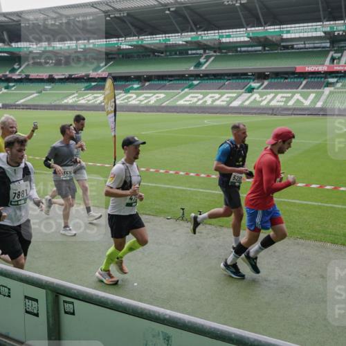 05.10.2025 - 20. swb-Marathon Bremen Michael Burmester http://msf.ph/oto/9276908 05.10.2025 12:55:33 Laufen im Stadion 78, 124, 169, 240, 319, 663, 760, 944, 1261, 1326, 1490, 1531, 1737, 1774, 1825, 1910, 1931, 1945, 2022, 2162, 2431, 2459, 2490, 2494, 2605, 2642, 2716, 2884, 2942, 3074, 3489, 3515, 3519, 3612, 3749, 3838, 3944, 4079, 4116, 4149, 4195, 4212, 4456, 4672, 4771, 4796, 4816, 4823, 4853, 4919, 5034, 5093, 5152, 5177, 5289, 5484, 5554, 5615, 5691, 5719, 5833, 5907, 6048, 6106, 6184, 6276, 6515, 6527, 6570, 6615, 6649, 6744, 6820, 6937, 7052, 8060, 82, 104 meine-sportfotos.de
