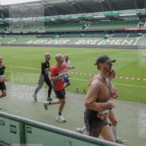 05.10.2025 - 20. swb-Marathon Bremen Michael Burmester http://msf.ph/oto/9276967 05.10.2025 12:55:37 Laufen im Stadion 78, 124, 240, 663, 760, 984, 1261, 1326, 1490, 1531, 1737, 1774, 1825, 1910, 1931, 2022, 2162, 2431, 2459, 2490, 2494, 2605, 2642, 2716, 2884, 2942, 3074, 3489, 3515, 3519, 3612, 3749, 3838, 3944, 4079, 4116, 4149, 4195, 4212, 4288, 4432, 4456, 4771, 4796, 4823, 4853, 4919, 5034, 5093, 5152, 5177, 5289, 5484, 5554, 5615, 5691, 5719, 5833, 5907, 6048, 6106, 6184, 6276, 6515, 6527, 6570, 6615, 6649, 6744, 6820, 6937, 8060, 8144, 82, 104, 124, 169 meine-sportfotos.de