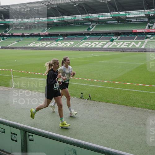 05.10.2025 - 20. swb-Marathon Bremen Michael Burmester http://msf.ph/oto/9277047 05.10.2025 12:55:42 Laufen im Stadion 78, 240, 663, 760, 984, 1261, 1326, 1490, 1531, 1737, 1774, 1825, 1910, 1931, 2022, 2162, 2459, 2490, 2494, 2605, 2642, 2716, 2884, 2942, 3074, 3489, 3515, 3519, 3612, 3749, 3838, 3944, 4079, 4116, 4149, 4195, 4212, 4288, 4432, 4456, 4771, 4796, 4823, 4853, 4919, 5034, 5093, 5152, 5177, 5289, 5370, 5484, 5490, 5554, 5615, 5691, 5719, 5833, 5907, 6048, 6106, 6276, 6441, 6515, 6527, 6570, 6615, 6649, 6744, 6797, 6820, 6937, 8060, 8144, 82, 104, 124, 169 meine-sportfotos.de