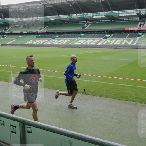 05.10.2025 - 20. swb-Marathon Bremen Michael Burmester http://msf.ph/oto/9277082 05.10.2025 12:55:47 Laufen im Stadion 78, 240, 325, 663, 760, 984, 1261, 1326, 1490, 1531, 1737, 1774, 1825, 1910, 1931, 2022, 2162, 2459, 2490, 2605, 2716, 2884, 2942, 3074, 3161, 3489, 3515, 3519, 3612, 3749, 3838, 3944, 4052, 4079, 4116, 4149, 4195, 4212, 4288, 4432, 4456, 4771, 4796, 4823, 4853, 5034, 5093, 5152, 5177, 5289, 5370, 5484, 5490, 5554, 5615, 5691, 5719, 5833, 5907, 6048, 6070, 6106, 6276, 6441, 6515, 6527, 6570, 6615, 6649, 6744, 6797, 6820, 6937, 8060, 8144, 8222, 82, 104, 124, 169 meine-sportfotos.de