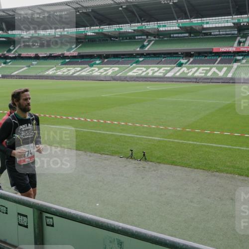 05.10.2025 - 20. swb-Marathon Bremen Michael Burmester http://msf.ph/oto/9277101 05.10.2025 12:55:51 Laufen im Stadion 78, 240, 325, 760, 901, 984, 989, 1261, 1326, 1490, 1531, 1774, 1825, 1910, 1931, 2022, 2134, 2149, 2162, 2459, 2490, 2605, 2716, 2884, 2942, 3074, 3161, 3489, 3515, 3519, 3612, 3749, 3838, 3944, 4052, 4079, 4116, 4149, 4195, 4212, 4288, 4432, 4456, 4796, 4823, 4853, 5093, 5152, 5177, 5289, 5370, 5484, 5490, 5554, 5615, 5691, 5719, 5833, 5907, 6048, 6070, 6106, 6276, 6441, 6515, 6527, 6570, 6615, 6649, 6744, 6797, 6820, 6937, 8060, 8144, 8222, 124, 169 meine-sportfotos.de