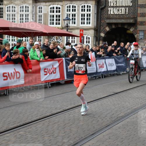 05.10.2025 - 20. swb-Marathon Bremen Yannick Fuchs http://msf.ph/oto/9277102 05.10.2025 12:38:55 Ziel 117, 1351 meine-sportfotos.de