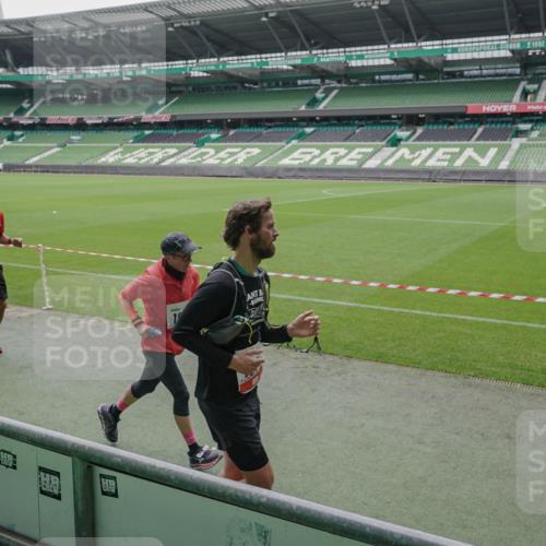 05.10.2025 - 20. swb-Marathon Bremen Michael Burmester http://msf.ph/oto/9277110 05.10.2025 12:55:52 Laufen im Stadion 78, 240, 325, 760, 901, 984, 989, 1261, 1326, 1490, 1531, 1774, 1825, 1910, 1931, 2022, 2134, 2149, 2162, 2459, 2490, 2605, 2716, 2884, 2942, 3074, 3161, 3489, 3515, 3519, 3612, 3749, 3838, 3944, 4052, 4079, 4116, 4149, 4195, 4212, 4288, 4432, 4456, 4796, 4823, 4853, 5093, 5152, 5177, 5289, 5370, 5484, 5490, 5554, 5615, 5691, 5719, 5833, 5907, 6048, 6070, 6106, 6276, 6441, 6515, 6527, 6570, 6615, 6744, 6797, 6820, 6937, 8060, 8144, 8222, 124, 169, 6527 meine-sportfotos.de