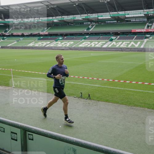 05.10.2025 - 20. swb-Marathon Bremen Michael Burmester http://msf.ph/oto/9277118 05.10.2025 12:55:55 Laufen im Stadion 78, 240, 325, 760, 830, 901, 984, 989, 1261, 1326, 1490, 1531, 1774, 1825, 1910, 1931, 2022, 2134, 2149, 2162, 2459, 2490, 2605, 2716, 2884, 2942, 3074, 3161, 3489, 3515, 3519, 3612, 3749, 3838, 3944, 4052, 4079, 4116, 4149, 4195, 4212, 4288, 4432, 4456, 4485, 4796, 4823, 4853, 5093, 5152, 5177, 5289, 5370, 5484, 5490, 5554, 5615, 5691, 5719, 5833, 5907, 6048, 6070, 6106, 6276, 6441, 6515, 6570, 6615, 6689, 6744, 6797, 6820, 6937, 8060, 8144, 8222, 124, 169, 6527 meine-sportfotos.de
