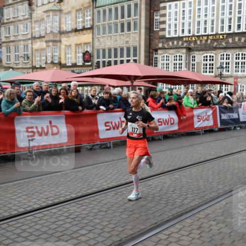 05.10.2025 - 20. swb-Marathon Bremen Yannick Fuchs http://msf.ph/oto/9277161 05.10.2025 12:38:55 Ziel 117, 1351 meine-sportfotos.de