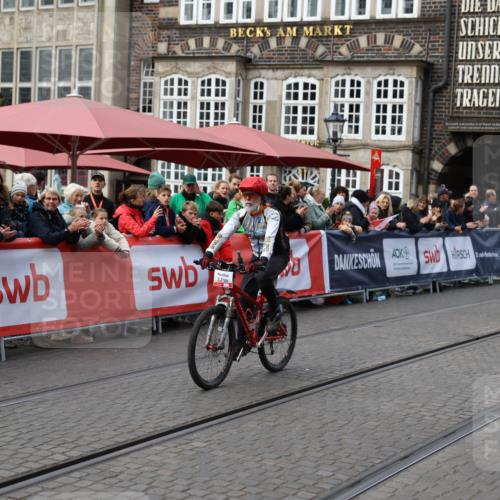 05.10.2025 - 20. swb-Marathon Bremen Yannick Fuchs http://msf.ph/oto/9277192 05.10.2025 12:38:57 Ziel 117 meine-sportfotos.de