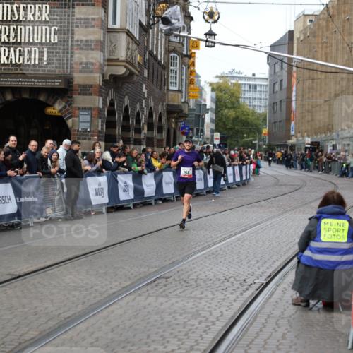 05.10.2025 - 20. swb-Marathon Bremen Yannick Fuchs http://msf.ph/oto/9277221 05.10.2025 12:38:58 Ziel 117 meine-sportfotos.de