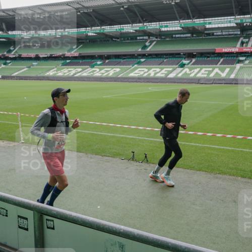 05.10.2025 - 20. swb-Marathon Bremen Michael Burmester http://msf.ph/oto/9277240 05.10.2025 12:56:13 Laufen im Stadion 78, 240, 325, 591, 760, 830, 901, 984, 989, 1261, 1380, 1490, 1679, 1774, 1825, 1931, 2134, 2149, 2162, 2263, 2438, 2459, 2490, 2634, 2884, 2942, 3074, 3161, 3392, 3515, 3519, 3606, 3612, 3749, 3980, 4052, 4079, 4101, 4116, 4149, 4195, 4288, 4432, 4456, 4485, 4796, 4853, 5093, 5152, 5289, 5370, 5419, 5469, 5484, 5490, 5615, 5691, 5719, 6048, 6070, 6176, 6276, 6375, 6441, 6515, 6570, 6615, 6689, 6744, 6797, 6820, 6864, 6937, 7000, 7292, 7320, 7431, 7783, 7920, 8060, 8144, 8222 meine-sportfotos.de
