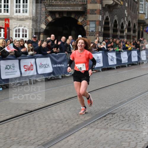 05.10.2025 - 20. swb-Marathon Bremen Yannick Fuchs http://msf.ph/oto/9277243 05.10.2025 12:39:20 Ziel 16 meine-sportfotos.de