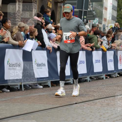 05.10.2025 - 20. swb-Marathon Bremen Strokosch-Dieckow http://msf.ph/oto/9277253 05.10.2025 13:05:01 Ziel 548, 685, 1123, 1196, 1631, 8729 meine-sportfotos.de