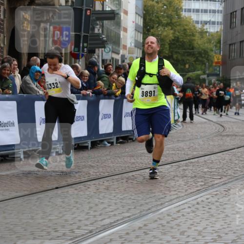 05.10.2025 - 20. swb-Marathon Bremen Strokosch-Dieckow http://msf.ph/oto/9277254 05.10.2025 11:13:14 Ziel 9891, 11332 meine-sportfotos.de